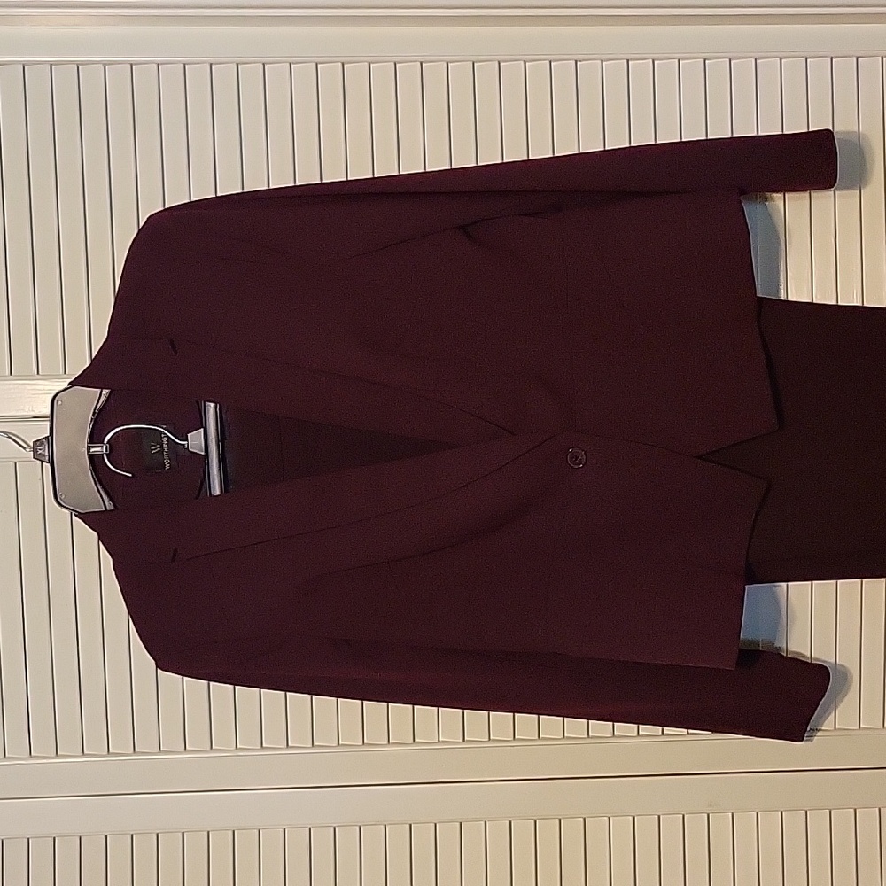 Worthington size 14 maroon suit with jacket and pants.